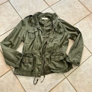 Casual Jacket Fall Military Style in Army Green with Pockets Synch-able Waist